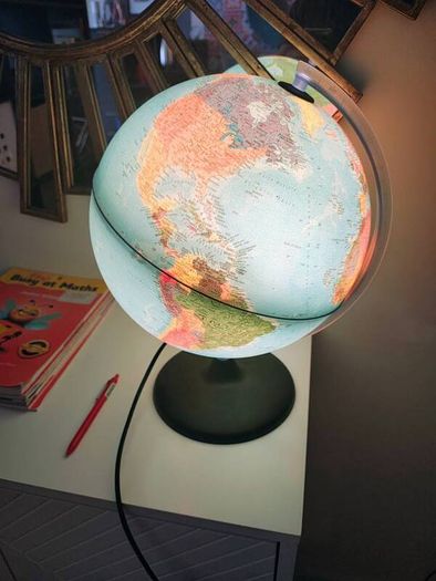 Light up globe