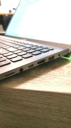 Asus Vivobook 15 / 12gb / R5