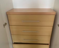 chest of drawers