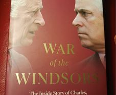 War of the Windsors / Nigel Cawthorne/ 2023