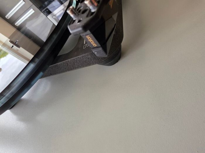 Rega Planar 8 with Ortofon 2M Black