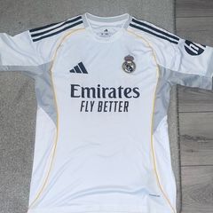 Real Madrid 25 26 Home Shirt BNWT Size Medium