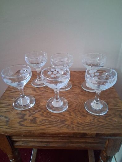 Etched glasses