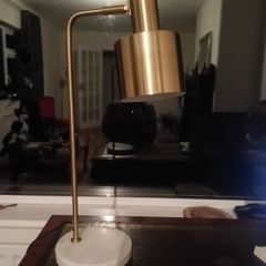Table lamp