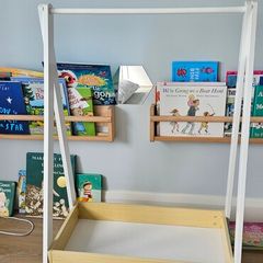Children's dressing rail/clothing rack