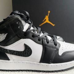 Nike Air Jordan 1 Mid SE GS Black White EU 38.5 UK 5.5 Panda Style Brand New