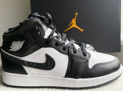 Nike Air Jordan 1 Mid SE GS Black White EU 38.5 UK 5.5 Panda Style Brand New