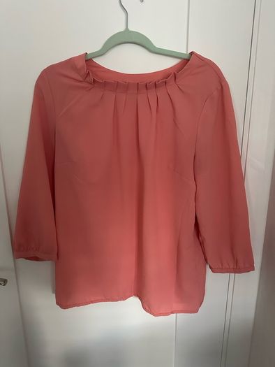 [clothes for adults] Light peach long sleeved top, size 40/42 (12/14)