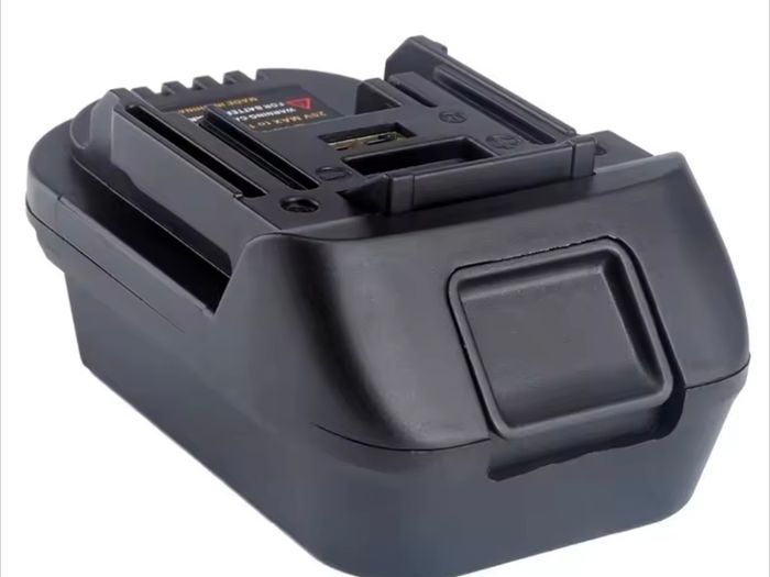 DeWalt battery convertor adaptor for Makita drill 18v