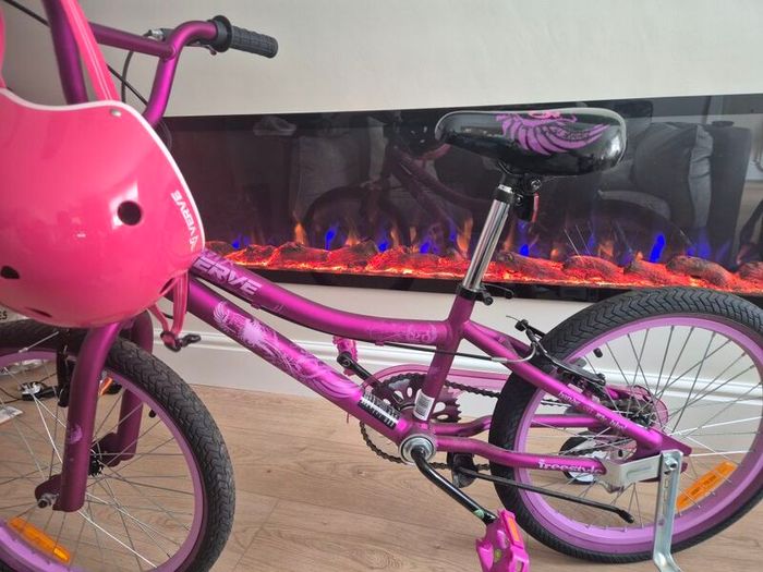 Girls 20" bike & helmet