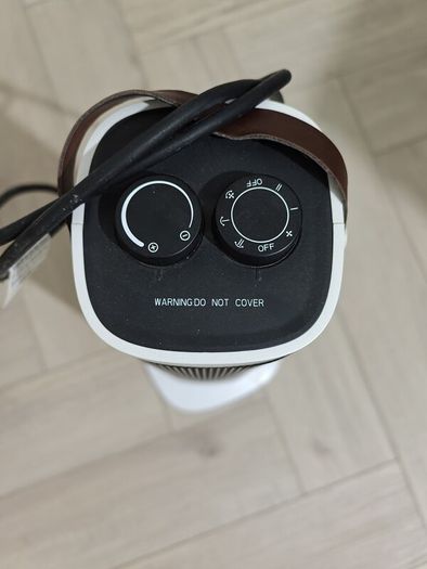 2000 W tower heater has 3 modes with oscillation