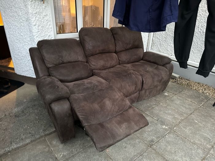 Recliner sofa