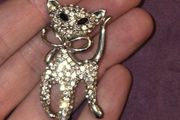 Ladies Cat Brooch