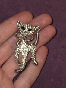 Ladies Cat Brooch