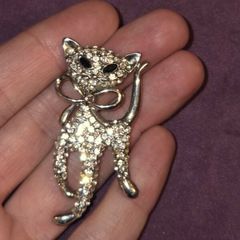 Ladies Cat Brooch