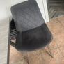 Extendable table and 5 chairs Image 4