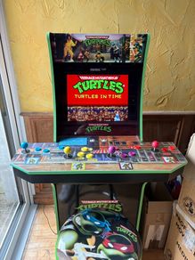 Arcade1Up Teenage Mutant Ninja Turtles 4 Player Arcade + Riser & Stool