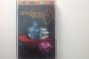 Cassette tape. Crowded House. The Very Best Of
