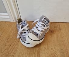 convers trainers size 13.5uk  (19.5cm)
