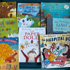 8 Julia Donaldson books in excellent condition