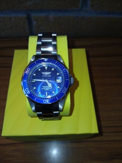 New Invicta gents watch on steel braclet.