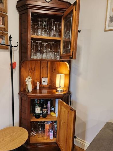 Tall corner unit