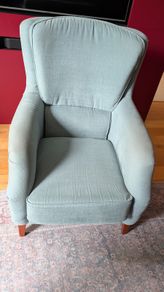 armchair (pale blue)