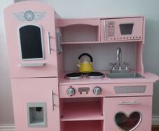 Girls pink kitchen