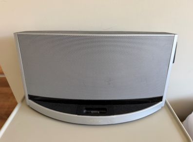 Bose SoundDock 10 - Silver - Includes Bluetooth Adapter & Remote
