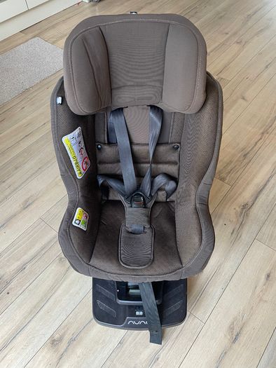 Nuna swivel CAR SEAT