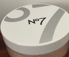 No7 Loose Finishing Powder in shade Translucent- New