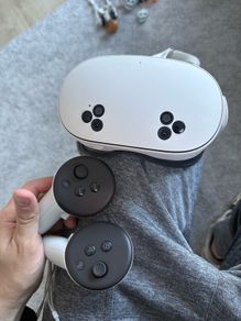 Meta Quest Virtual Reality