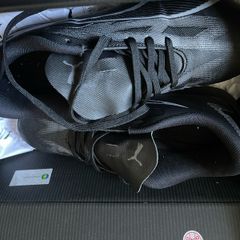 Puma soccer shoes (size 40 - 7.5)