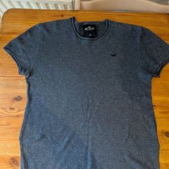 Hollister t
