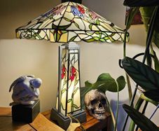 Vintage Tiffany style table lamp