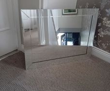 Bevelled mirror