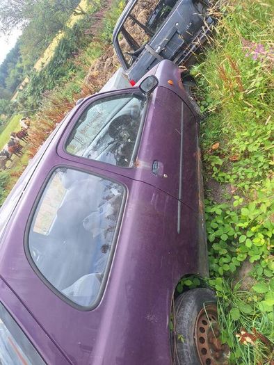 Breaking k11 Nissan Micra 97