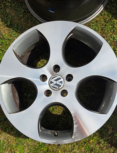 Volkswagen Golf 18 inch GTI alloy wheels for sale.