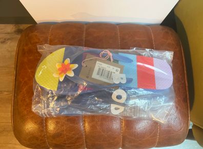 BNWT Boden flower/stripe flip flops