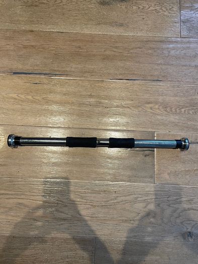 Pull up bar