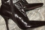 Ladies boots size 5