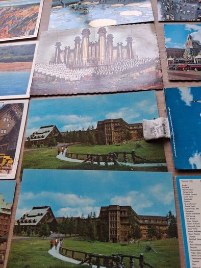 33 x USA And Canadian Mid Century Postcards