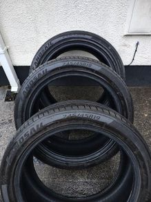 245/45/19 tyres