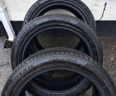 245/45/19 tyres