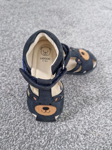 Leather kids sandals size EU 22