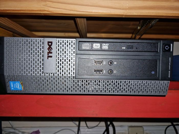 Dell i5 Desktop, 8GB Ram, DELL Monitor,