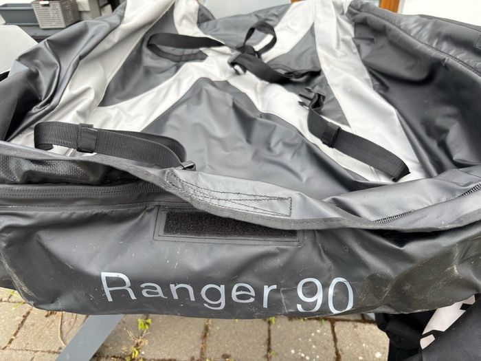 Thule Ranger 90 Roof Box