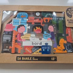 At Home Jigsaw (As Gaeilge)