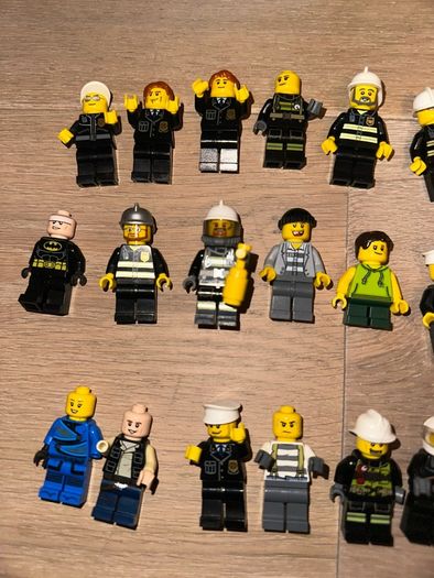 Retired LEGO minifig bundle plus accessories 24 figs