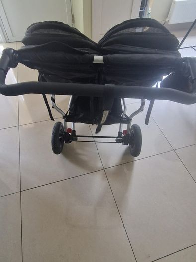 Mountain buggy duet